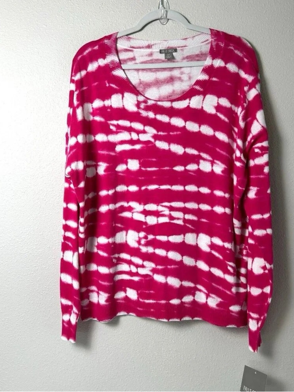 Falls Creek Hot Pink and White Tie-Dye Long Sleeve Scoop Neck Top